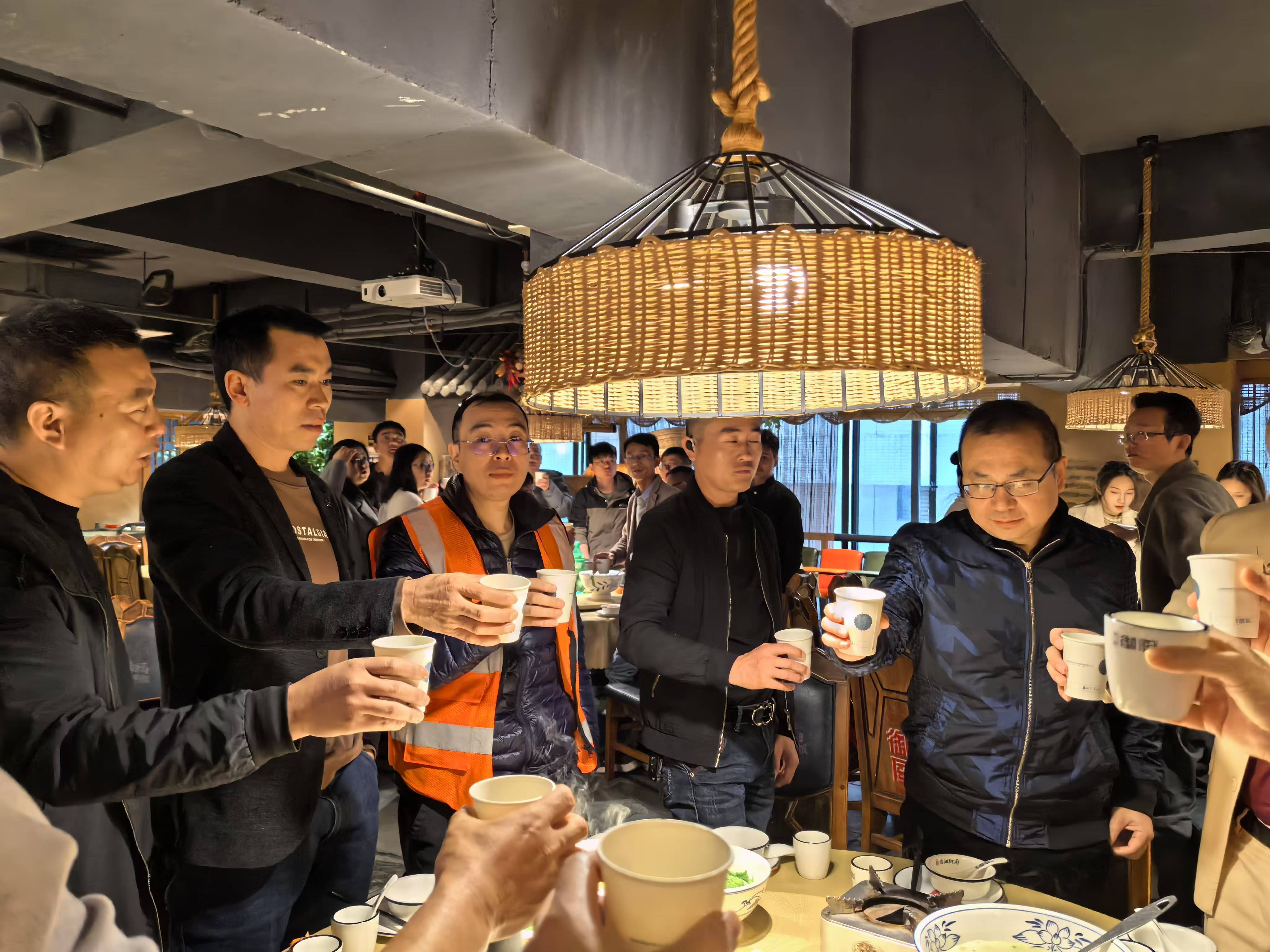 吃飯2(1).jpg